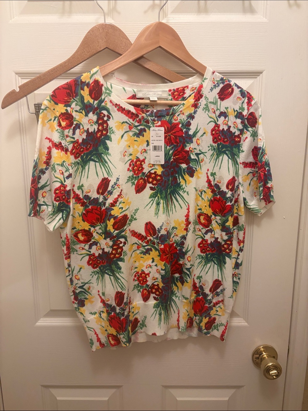 Brooks Brothers White Short-Sleeve Floral Tee with Red & Yellow Blooms A124